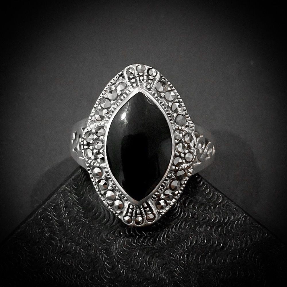 Vintage Marquise Cut Black Onyx Cabochon Sterling Silver & Marcasite Ring Sz 9.5